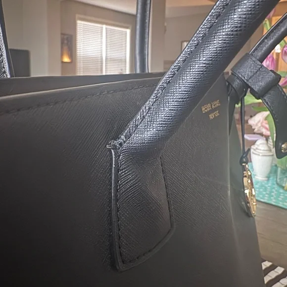 Henri Bendel Black Structured Leather Tote - Picture 13 of 13
